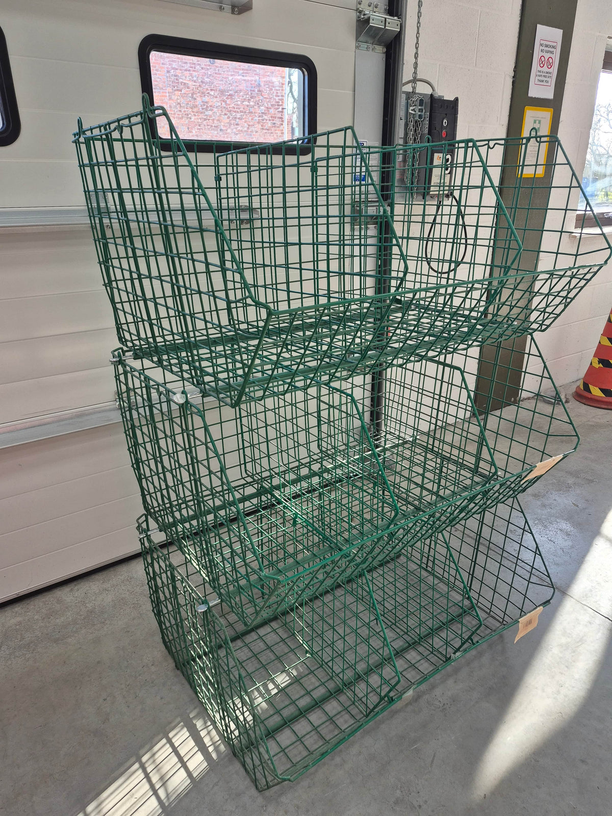 CLEARANCE: Wire Storage C2DS Filplastic Baskets BUNDLE (12 baskets/ 24 dividers)