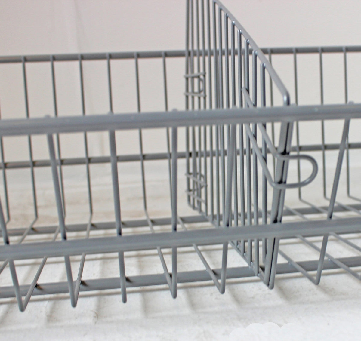 Wire Basket for Shop Shelving, White Basket 1000mm wide, Filstorage